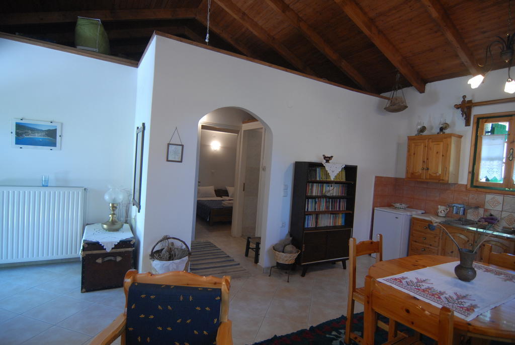 Villa Frias Asprogerakata Habitación foto